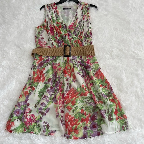Madison Paige Dresses & Skirts - Madison Paige Floral Dress Women’s Medium Side Zip with Belt!